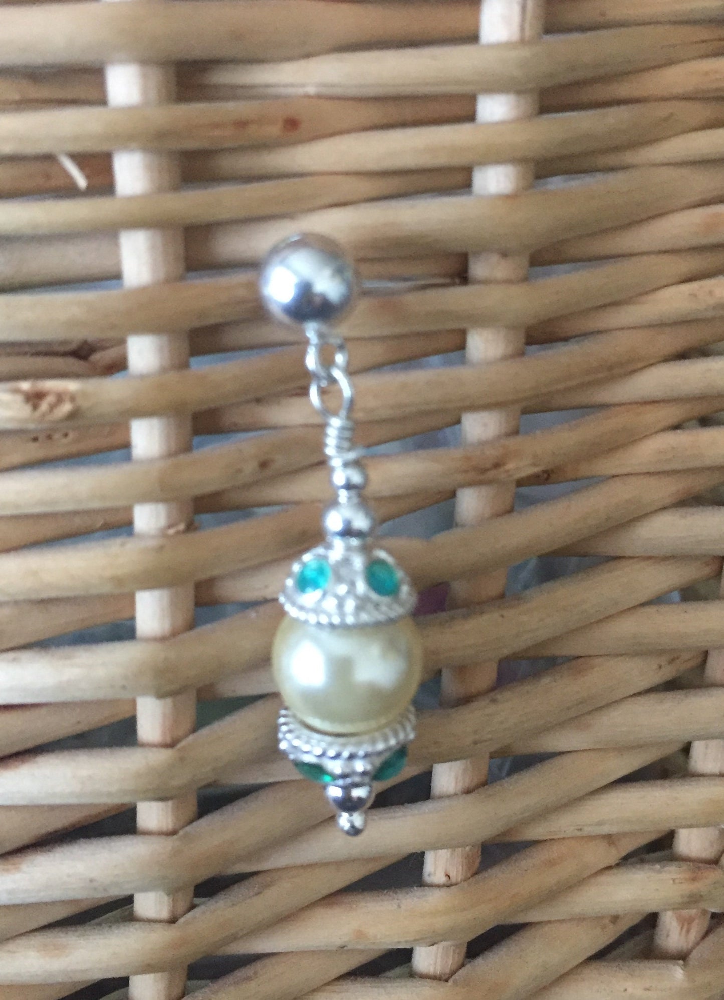Elegant Pearl Bead Earrings Adorned with Ornate Bead Caps